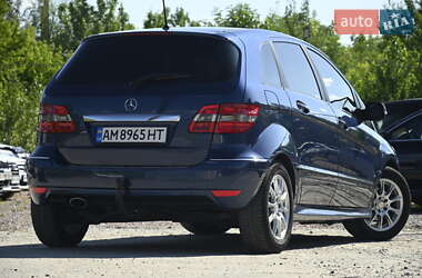 Хэтчбек Mercedes-Benz B-Class 2009 в 