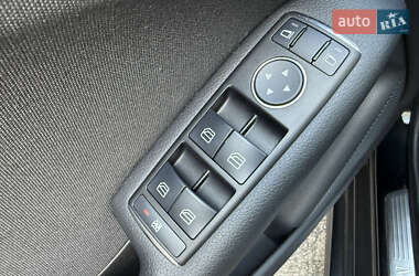 Хэтчбек Mercedes-Benz B-Class 2012 в 