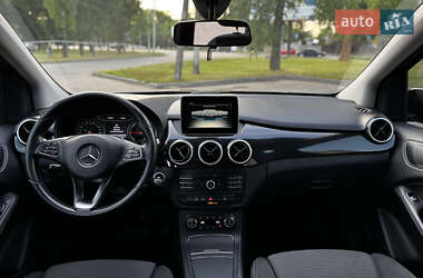 Хэтчбек Mercedes-Benz B-Class 2016 в 