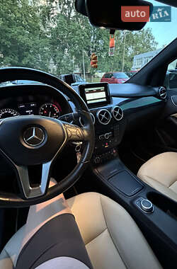 Хэтчбек Mercedes-Benz B-Class 2014 в 