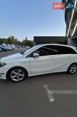 Хэтчбек Mercedes-Benz B-Class 2014 в 