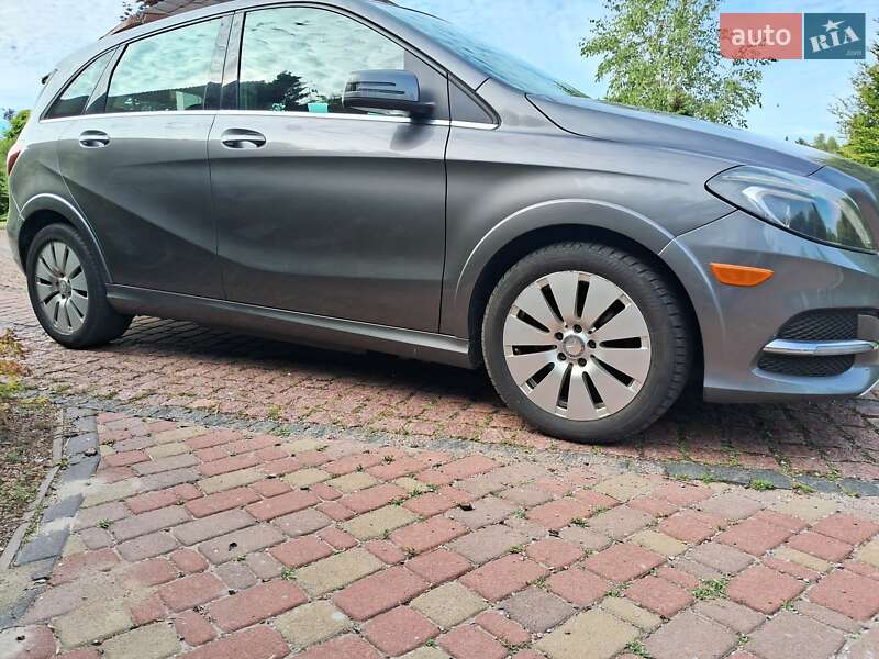 Хэтчбек Mercedes-Benz B-Class 2015 в Киеве фото 12 Хэтчбек Mercedes-Benz B-Class 2015 в Киеве