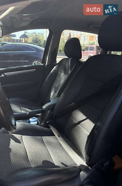 Хэтчбек Mercedes-Benz B-Class 2010 в 
