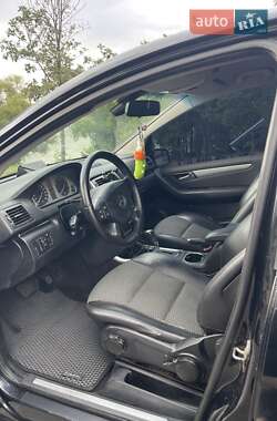 Хэтчбек Mercedes-Benz B-Class 2009 в 