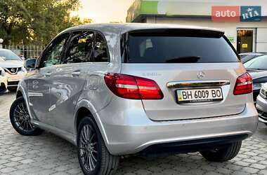 Хетчбек Mercedes-Benz B-Class 2017 в 