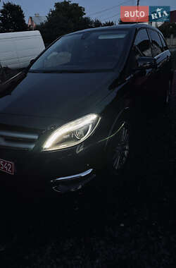 Хэтчбек Mercedes-Benz B-Class 2017 в 