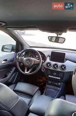 Хетчбек Mercedes-Benz B-Class 2016 в 