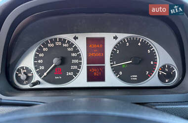 Хэтчбек Mercedes-Benz B-Class 2009 в 