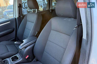 Хэтчбек Mercedes-Benz B-Class 2009 в 
