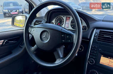 Хэтчбек Mercedes-Benz B-Class 2009 в 