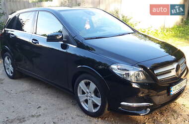 Хэтчбек Mercedes-Benz B-Class 2017 в 