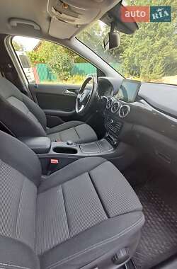 Хэтчбек Mercedes-Benz B-Class 2016 в 