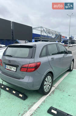 Хэтчбек Mercedes-Benz B-Class 2015 в 