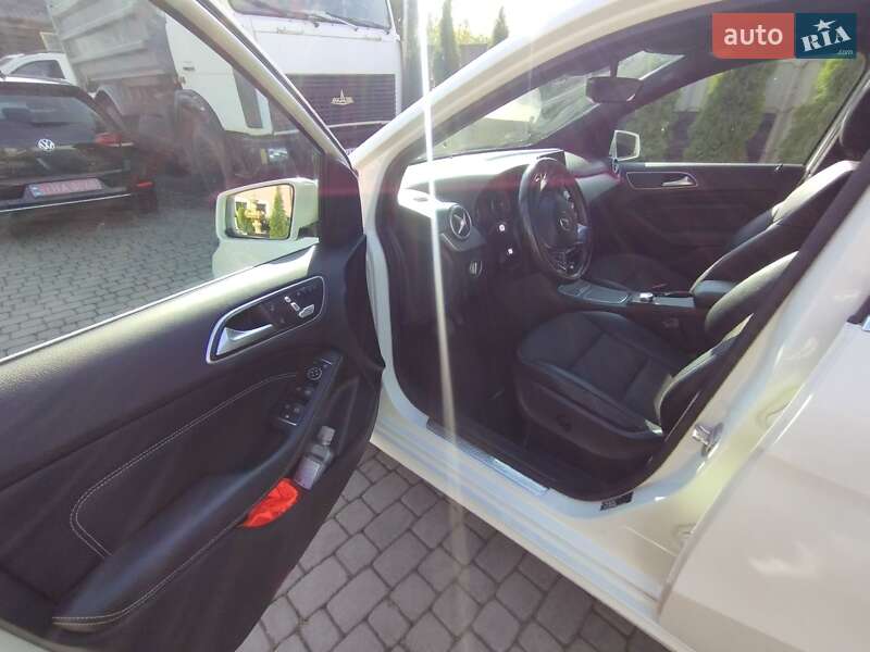 Хэтчбек Mercedes-Benz B-Class 2015 в Самборе фото 17 Хэтчбек Mercedes-Benz B-Class 2015 в Самборе