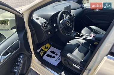 Хэтчбек Mercedes-Benz B-Class 2015 в 