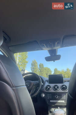 Хэтчбек Mercedes-Benz B-Class 2015 в 