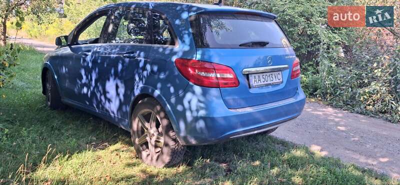Хэтчбек Mercedes-Benz B-Class 2014 в Киеве фото 6 Хэтчбек Mercedes-Benz B-Class 2014 в Киеве