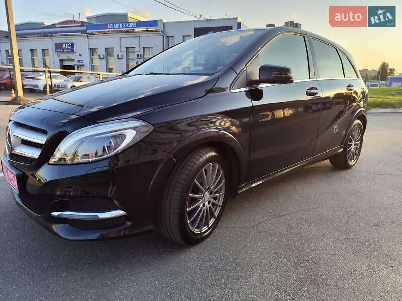Хэтчбек Mercedes-Benz B-Class 2016 в Киеве
