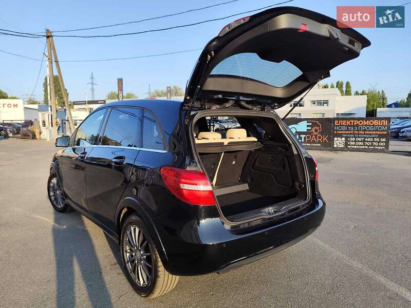 Хэтчбек Mercedes-Benz B-Class 2016 в Киеве