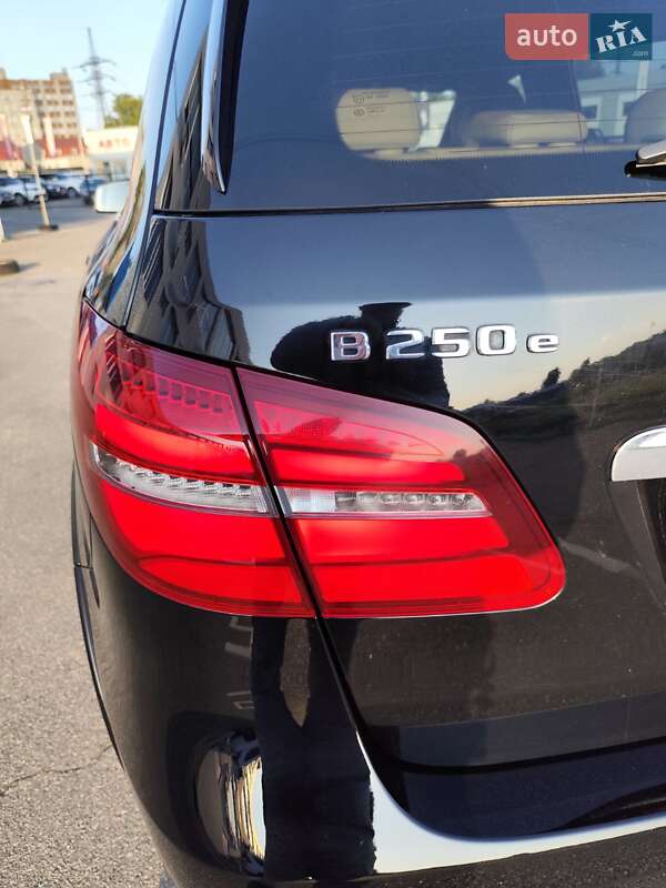 Хэтчбек Mercedes-Benz B-Class 2016 в Киеве