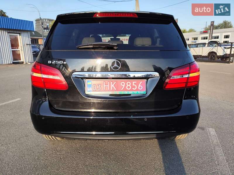Хэтчбек Mercedes-Benz B-Class 2016 в Киеве