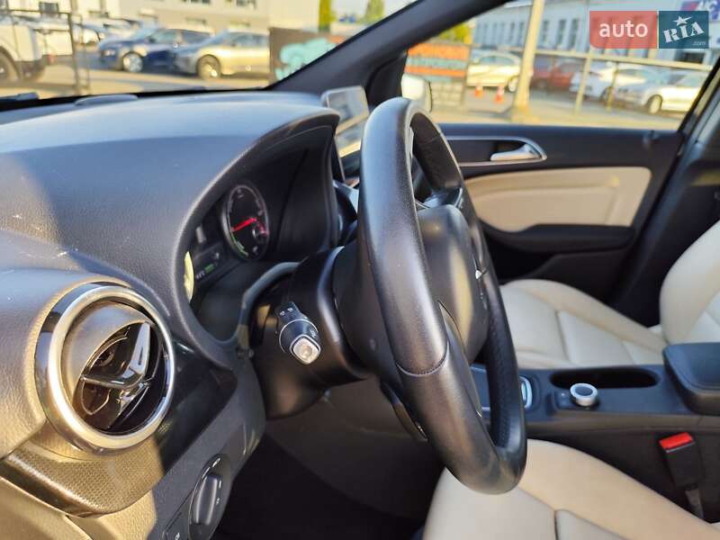 Хэтчбек Mercedes-Benz B-Class 2016 в Киеве
