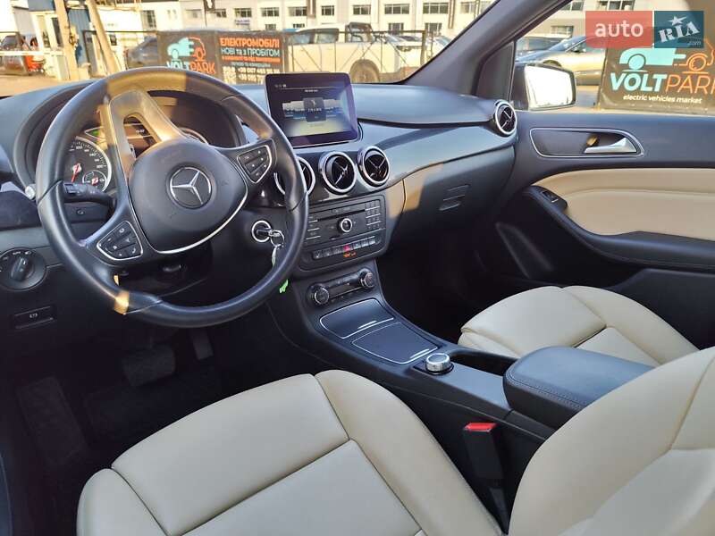 Хэтчбек Mercedes-Benz B-Class 2016 в Киеве