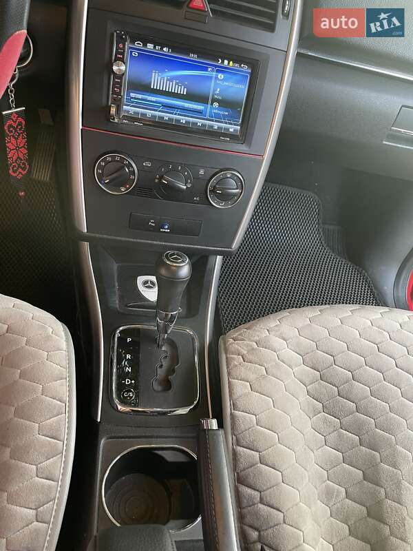 Хэтчбек Mercedes-Benz B-Class 2010 в Кропивницком