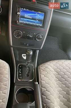 Хетчбек Mercedes-Benz B-Class 2010 в  фото 4 Хетчбек Mercedes-Benz B-Class 2010 в