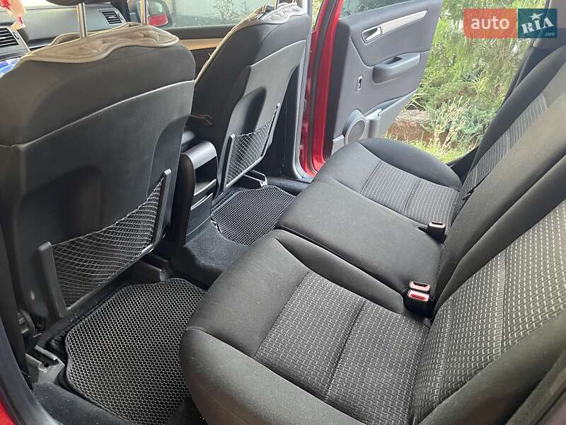 Хэтчбек Mercedes-Benz B-Class 2010 в Кропивницком