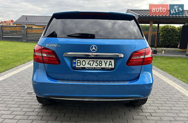 Хэтчбек Mercedes-Benz B-Class 2016 в 