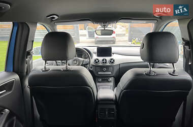 Хэтчбек Mercedes-Benz B-Class 2016 в 