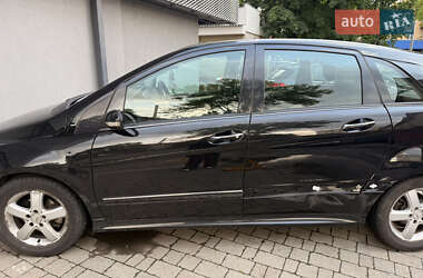 Хэтчбек Mercedes-Benz B-Class 2005 в 
