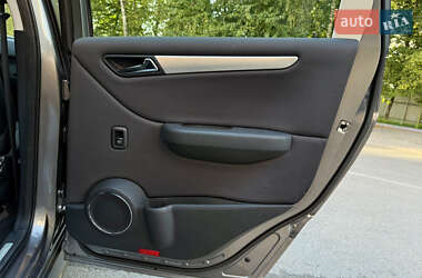 Хэтчбек Mercedes-Benz B-Class 2009 в 