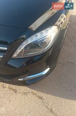 Хэтчбек Mercedes-Benz B-Class 2017 в 