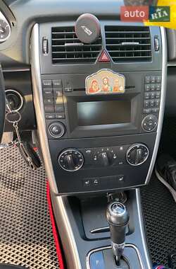 Хэтчбек Mercedes-Benz B-Class 2009 в 