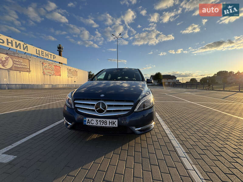 Хэтчбек Mercedes-Benz B-Class 2012 в Нововолынске