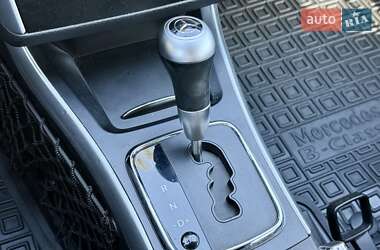 Хэтчбек Mercedes-Benz B-Class 2010 в 
