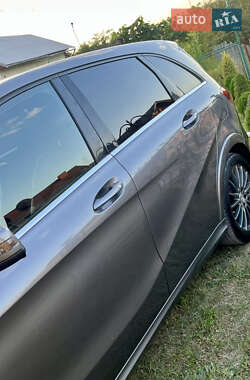 Хэтчбек Mercedes-Benz B-Class 2016 в 