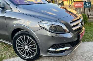 Хэтчбек Mercedes-Benz B-Class 2016 в 