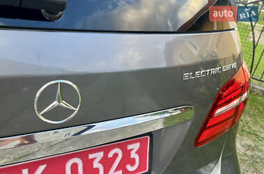 Хэтчбек Mercedes-Benz B-Class 2016 в 