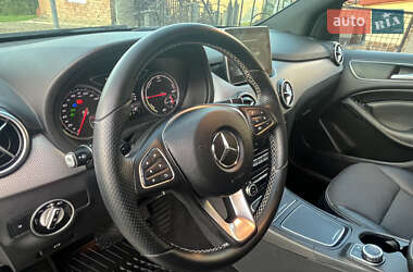 Хэтчбек Mercedes-Benz B-Class 2016 в 