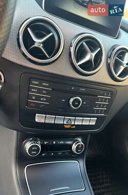 Хэтчбек Mercedes-Benz B-Class 2016 в 