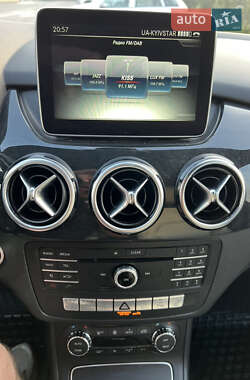 Хэтчбек Mercedes-Benz B-Class 2015 в 