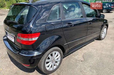 Хэтчбек Mercedes-Benz B-Class 2011 в 