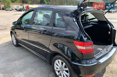 Хэтчбек Mercedes-Benz B-Class 2011 в 