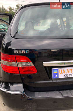 Хэтчбек Mercedes-Benz B-Class 2010 в 