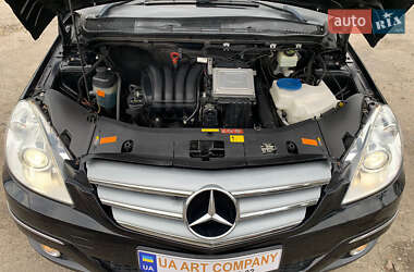Хэтчбек Mercedes-Benz B-Class 2010 в 