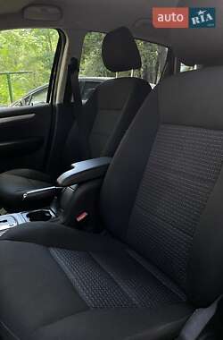 Хэтчбек Mercedes-Benz B-Class 2009 в 