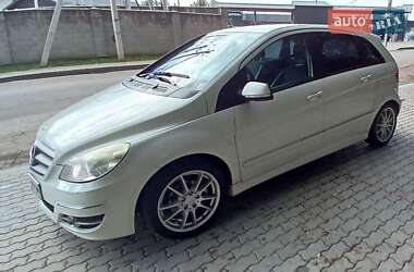 Хэтчбек Mercedes-Benz B-Class 2009 в 